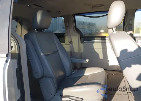 2010 Volkswagen Routan Se z USA, uszkodzony, nr VIN 2V4RW3D17AR138416